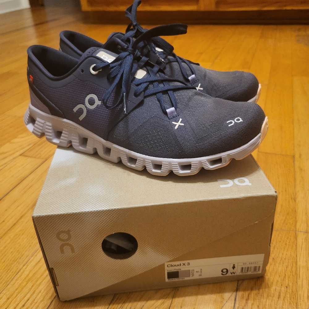 On Cloud X 3 Running Shoes